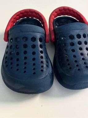 Toddler Croc water shoes size 4/5